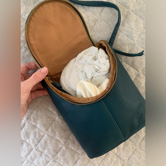 BNWT HOBO “Fern” Crossbody/Shoulder Purse Bag Pebbled Leather Midnight Teal - Picture 6 of 8